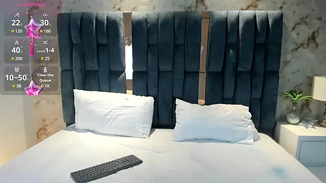 Snapshot of RoseTaylor__ chatting on February 5, 5:30 am RoseTaylor online show from February 5, 5:30 am