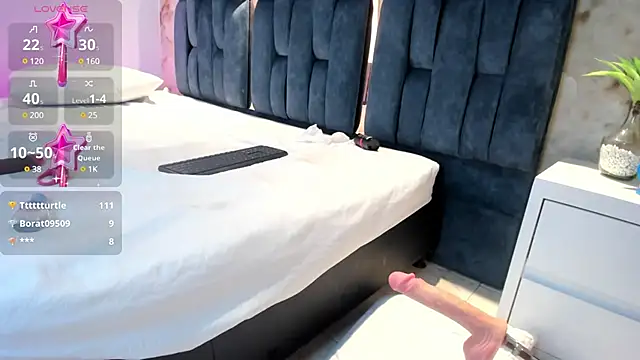 Snapshot of RoseTaylor__ chatting on February 8, 9:03 am RoseTaylor online show from February 8, 9:03 am