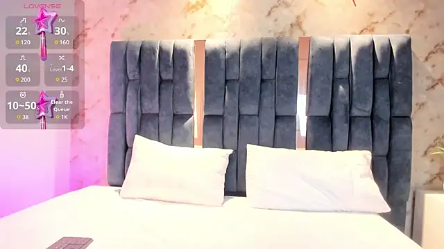 Snapshot of RoseTaylor__ chatting on February 9, 5:19 am RoseTaylor online show from February 9, 5:19 am