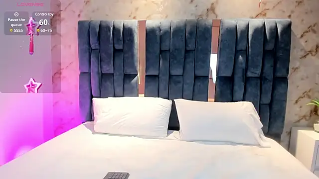 Snapshot of RoseTaylor__ chatting on February 12, 5:26 am RoseTaylor online show from February 12, 5:26 am