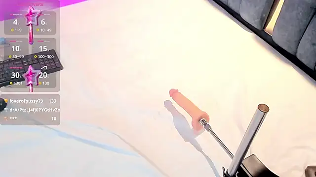 Snapshot of RoseTaylor__ chatting on February 15, 8:44 am RoseTaylor online show from February 15, 8:44 am