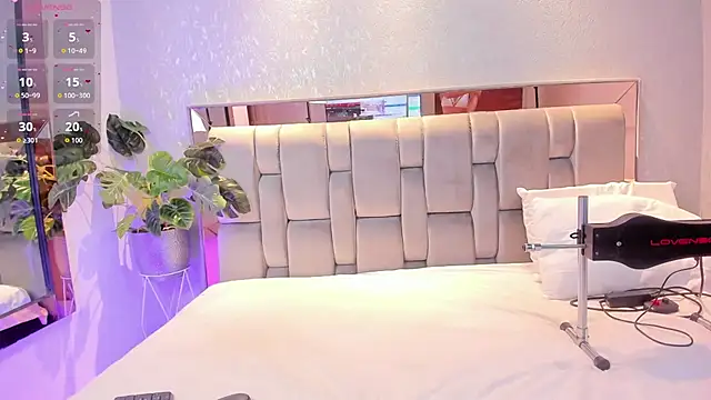 Snapshot of RoseTaylor__ chatting on November 12, 4:46 am RoseTaylor online show from November 12, 4:46 am