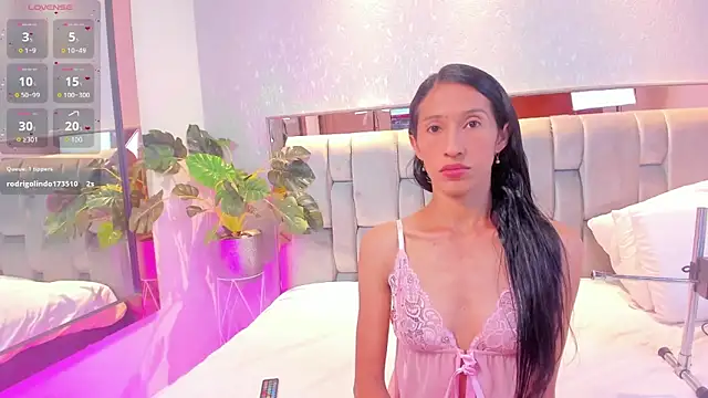 Snapshot of RoseTaylor__ chatting on November 19, 5:07 am RoseTaylor online show from November 19, 5:07 am