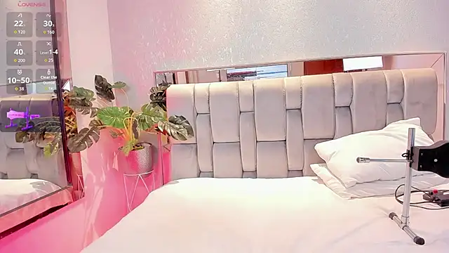 Snapshot of RoseTaylor__ chatting on November 29, 5:21 am RoseTaylor online show from November 29, 5:21 am