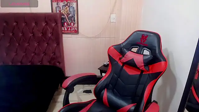 Snapshot of zendaya_wilson chatting on February 22, 12:08 pm zendaya wilson online show from February 22, 12:08 pm