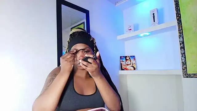 Snapshot of zendaya_wilson chatting on November 22, 4:22 am zendaya wilson online show from November 22, 4:22 am