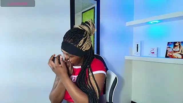 Snapshot of zendaya_wilson chatting on November 27, 4:03 am zendaya wilson online show from November 27, 4:03 am