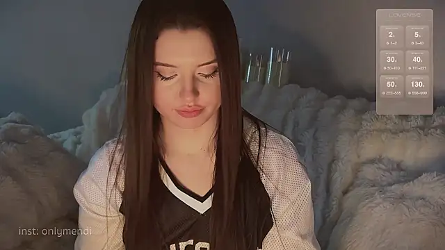 Snapshot of MENNDI chatting on December 2, 9:02 am MENNDI online show from December 2, 9:02 am