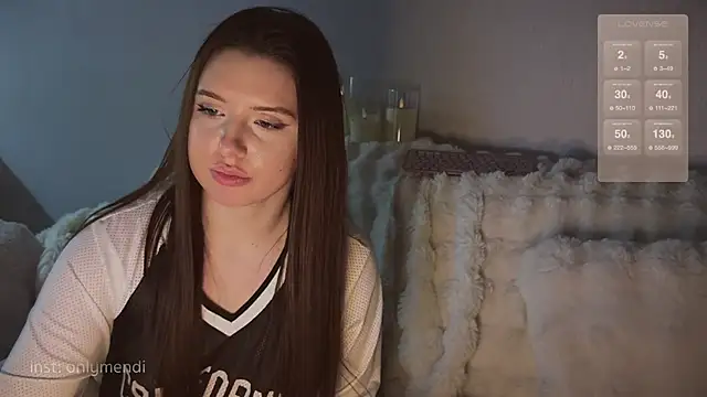 Snapshot of MENNDI chatting on December 4, 6:22 am MENNDI online show from December 4, 6:22 am