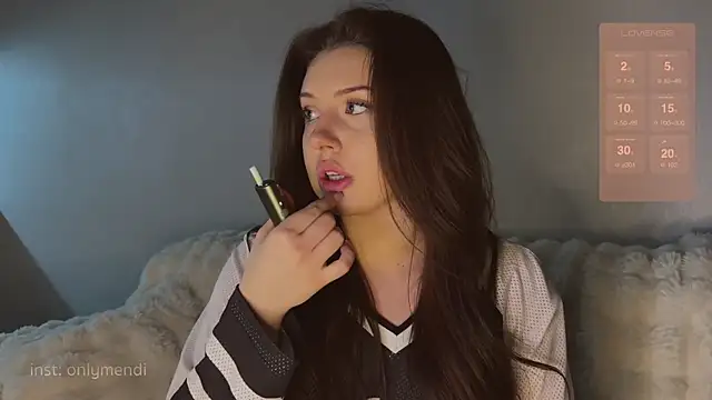 Snapshot of MENNDI chatting on December 27, 4:43 pm MENNDI online show from December 27, 4:43 pm