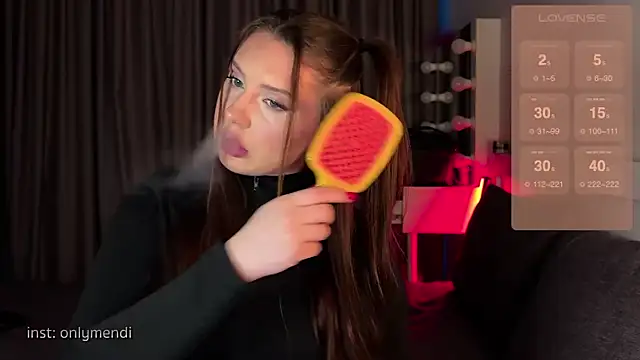 Snapshot of MENNDI chatting on February 22, 3:03 pm MENNDI online show from February 22, 3:03 pm