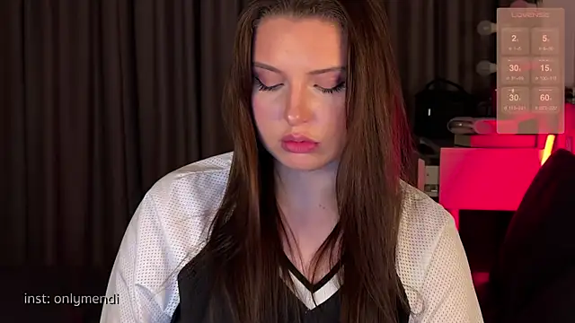 Snapshot of MENNDI chatting on February 28, 7:46 pm MENNDI online show from February 28, 7:46 pm