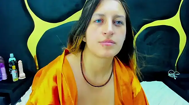 GiaRoussel online show from February 4, 7:55 pm