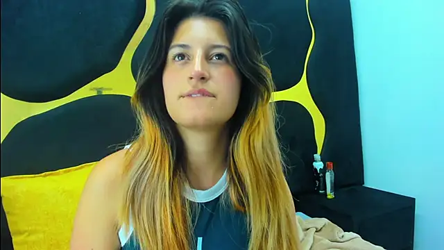 GiaRoussel online show from March 18, 2:26 pm