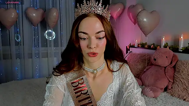 Undertheskin online show from February 8, 4:14 pm