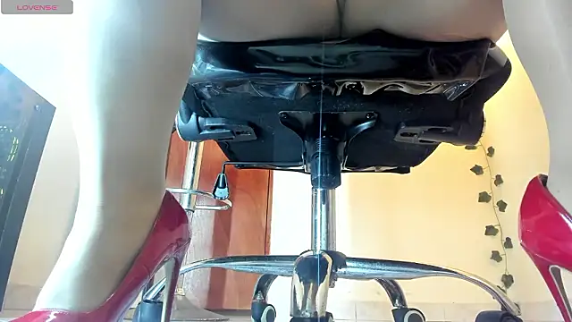 aitana-purple online show from March 8, 6:12 pm