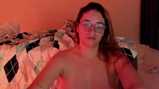 Snapshot of atenas_05_ chatting on May 14, 9:27 am atenas 05 online show from May 14, 9:27 am