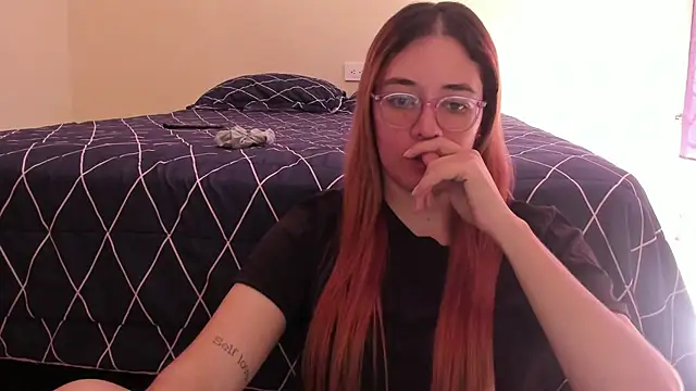 Snapshot of atenas_05_ chatting on May 17, 1:51 pm atenas 05 online show from May 17, 1:51 pm