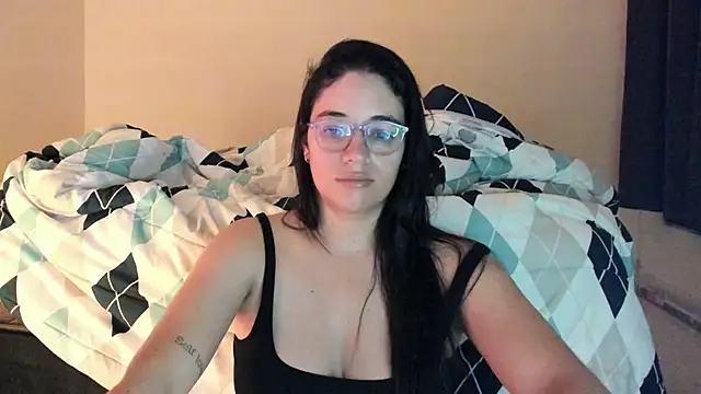 Snapshot of atenas_05_ chatting on May 29, 9:29 am atenas 05 online show from May 29, 9:29 am
