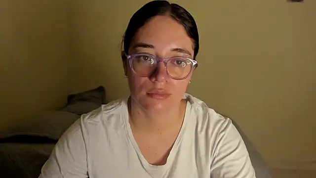 Snapshot of atenas_05_ chatting on July 11, 9:34 am atenas 05 online show from July 11, 9:34 am
