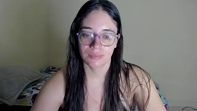 Snapshot of atenas_05_ chatting on July 20, 9:45 am atenas 05 online show from July 20, 9:45 am