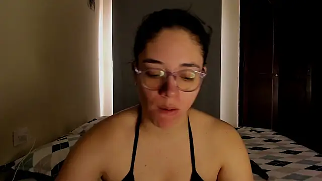 Snapshot of atenas_05_ chatting on July 26, 4:25 pm atenas 05 online show from July 26, 4:25 pm