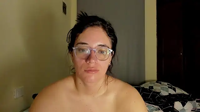 Snapshot of atenas_05_ chatting on July 29, 9:29 am atenas 05 online show from July 29, 9:29 am