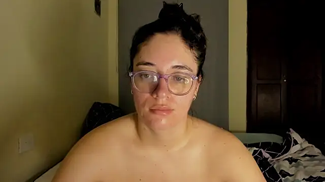 Snapshot of atenas_05_ chatting on July 30, 9:30 am atenas 05 online show from July 30, 9:30 am