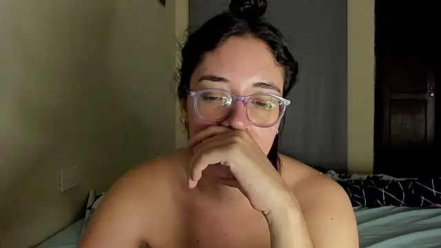 Snapshot of atenas_05_ chatting on August 1, 9:30 am atenas 05 online show from August 1, 9:30 am