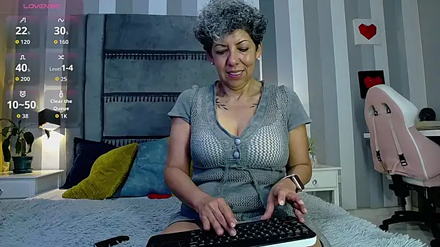 Julianewell online show from January 16, 12:09 pm