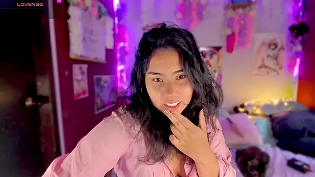 Snapshot of kiki_cavilll chatting on January 29, 12:02 pm kiki cavilll online show from January 29, 12:02 pm