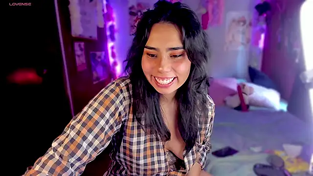 Snapshot of kiki_cavilll chatting on February 19, 2:55 pm kiki cavilll online show from February 19, 2:55 pm