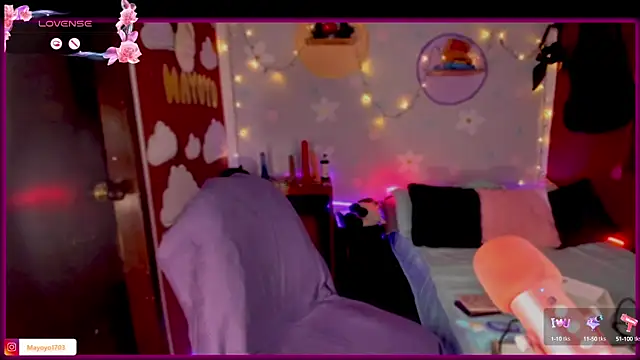 Snapshot of kiki_cavilll chatting on September 10, 3:01 pm kiki cavilll online show from September 10, 3:01 pm