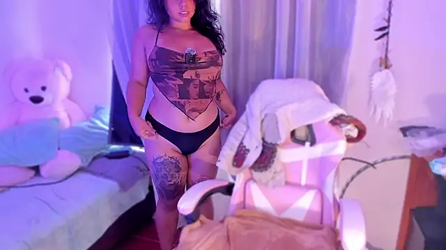 kiki cavilll online show from June 24, 3:22 pm