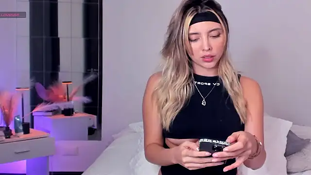 sammanthalove online show from March 15, 3:23 am