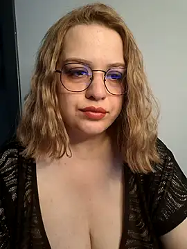 Snapshot of cansuozell chatting on September 16, 3:02 pm cansuozell online show from September 16, 3:02 pm