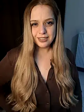 Snapshot of cansuozell chatting on October 10, 5:45 pm cansuozell online show from October 10, 5:45 pm
