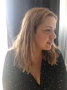 cansuozell online show from December 20, 9:16 am