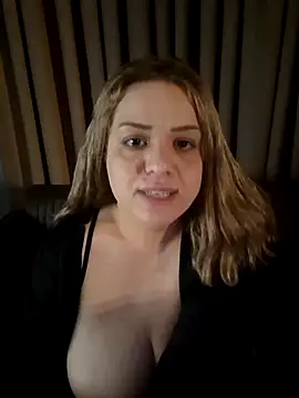 cansuozell online show from March 12, 8:59 pm