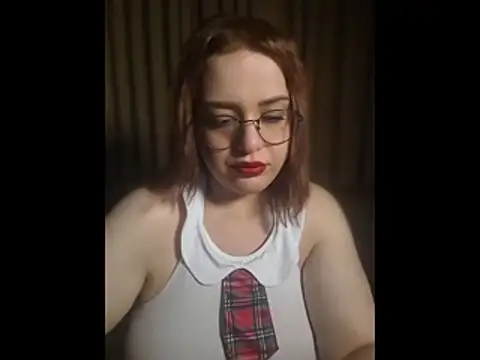 cansuozell online show from June 14, 6:10 pm