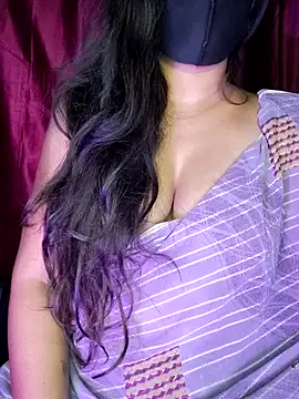 Snapshot of SexyAndHottie chatting on December 4, 9:40 am SexyAndHottie online show from December 4, 9:40 am