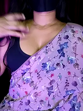 Snapshot of SexyAndHottie chatting on January 5, 2:17 am SexyAndHottie online show from January 5, 2:17 am