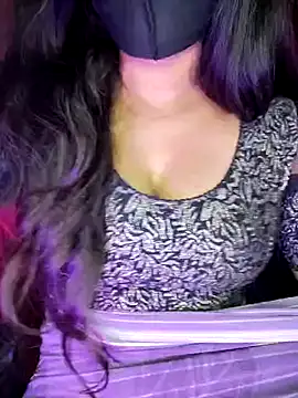 Snapshot of SexyAndHottie chatting on January 14, 3:04 pm SexyAndHottie online show from January 14, 3:04 pm