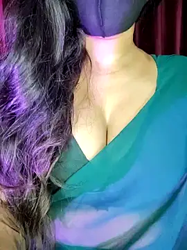 Snapshot of SexyAndHottie chatting on January 24, 2:39 am SexyAndHottie online show from January 24, 2:39 am