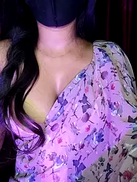 Snapshot of SexyAndHottie chatting on January 28, 2:32 am SexyAndHottie online show from January 28, 2:32 am