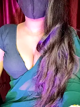 Snapshot of SexyAndHottie chatting on January 31, 4:03 am SexyAndHottie online show from January 31, 4:03 am