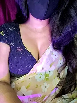 Snapshot of SexyAndHottie chatting on February 4, 2:17 am SexyAndHottie online show from February 4, 2:17 am