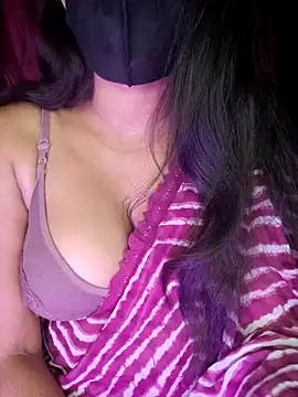 Snapshot of SexyAndHottie chatting on March 1, 3:38 pm SexyAndHottie online show from March 1, 3:38 pm