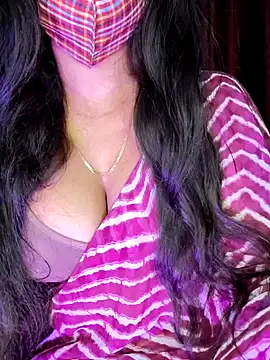 Snapshot of SexyAndHottie chatting on March 19, 5:06 pm SexyAndHottie online show from March 19, 5:06 pm