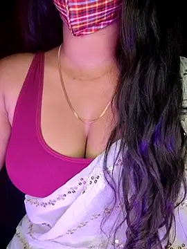 Snapshot of SexyAndHottie chatting on March 20, 10:54 am SexyAndHottie online show from March 20, 10:54 am